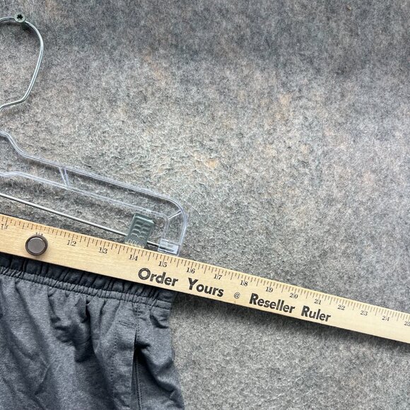 Under Armour Shorts Mens Large Gray Athletic Dazzel Athletic Gym Elastic Waist - Picture 3 of 10